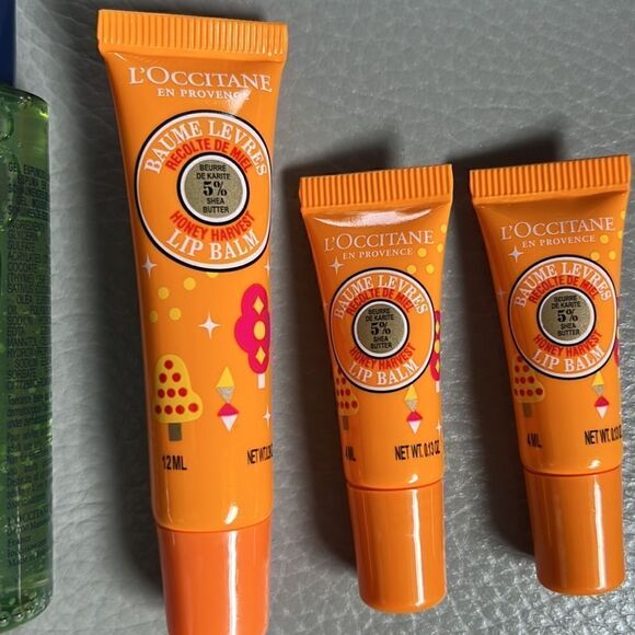 L’Occitane Best Of L’Occitane Mini Jewelry Box GiftSet Lip Repair & Cleanser - Picture 4 of 7